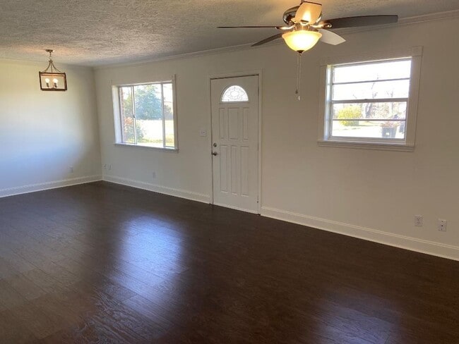 Foto del edificio - 2338 E 17th St