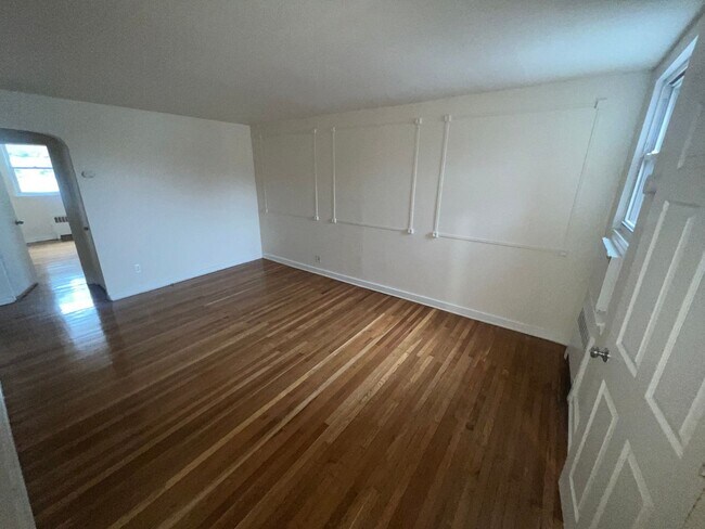 Foto del edificio - 6840 Marshall Rd