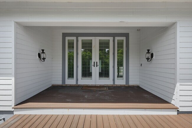 Foto del edificio - 5640 Shaddelee Ln W