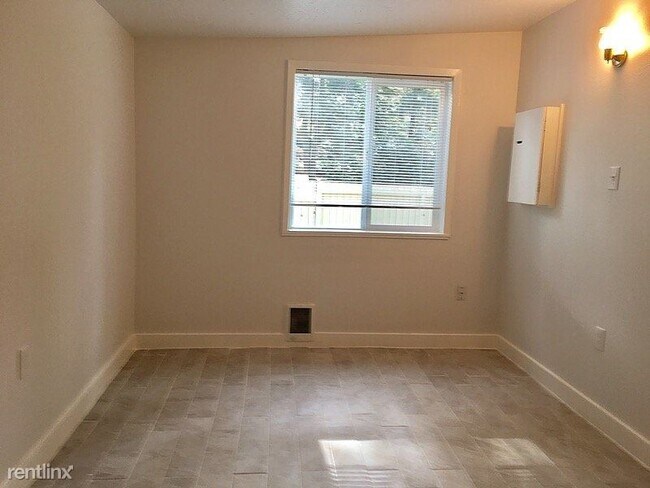 Foto del edificio - 18720 SE Langensand Rd