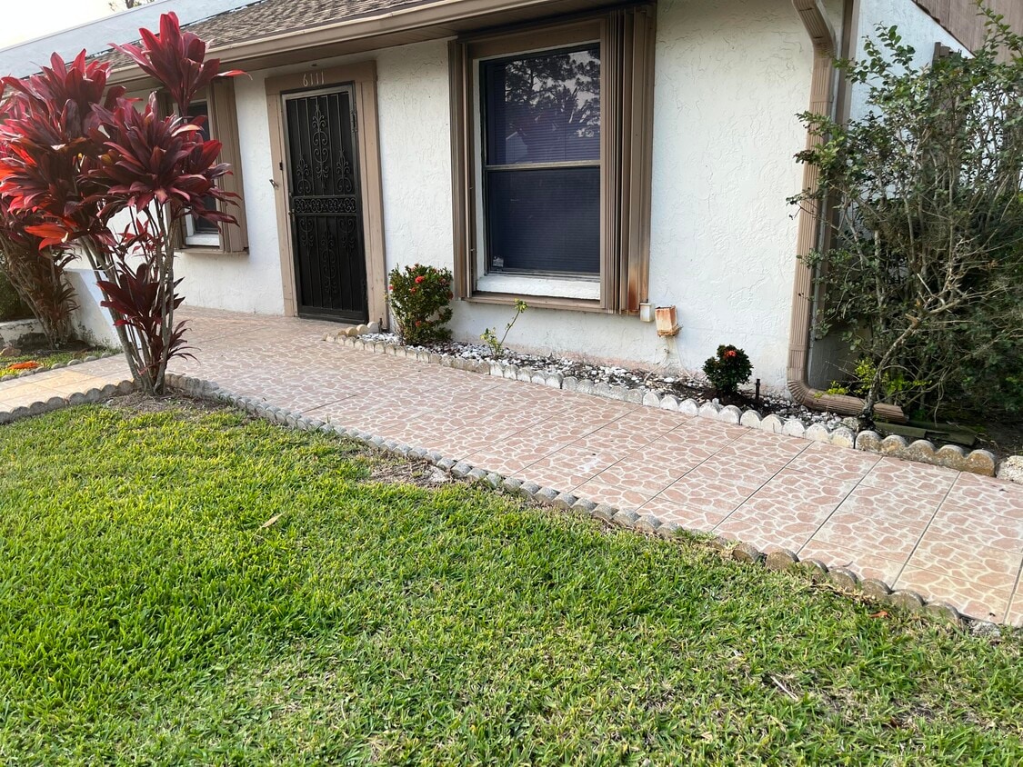 6111 Fairfield Cir, Greenacres, FL 33463 House Rental in Greenacres