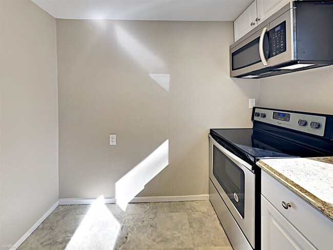 Building Photo - 1 br, 1 bath House - 15515 Grant Ave SW