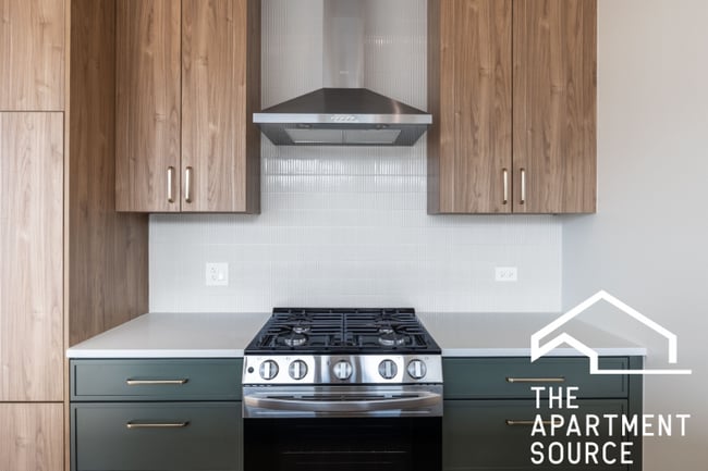 Photo - 1620 W Grand Ave Apartment