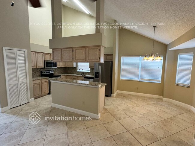 Building Photo - 724 Silver Birch Pl