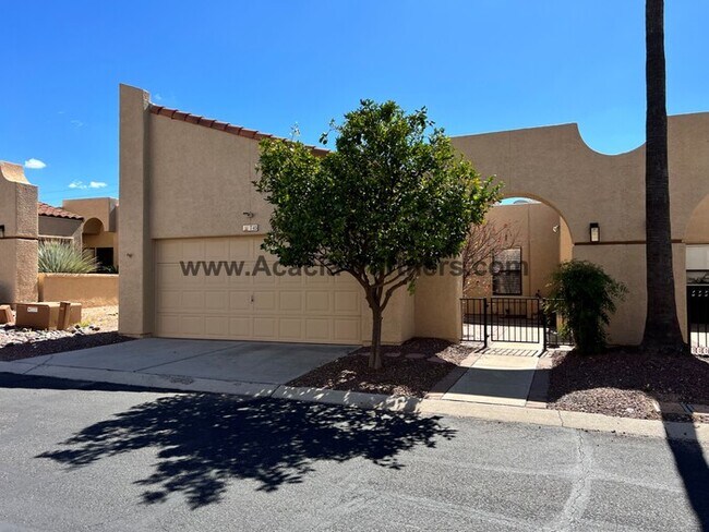 Building Photo - Two Bedroom Townhouse