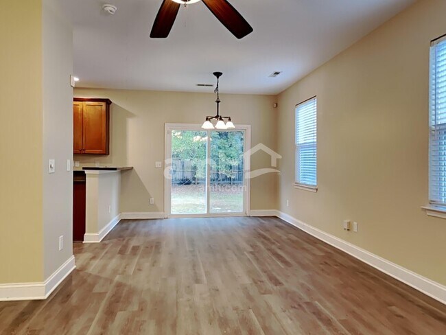 Foto del edificio - 8824 Shadowglen Dr