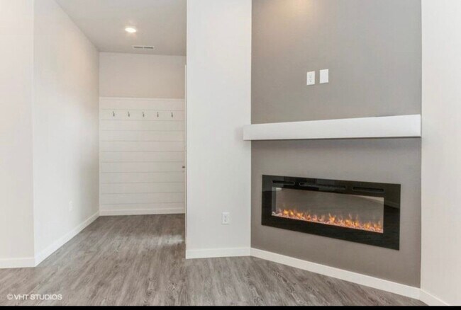 Foto del edificio - 2242 Denison Ave