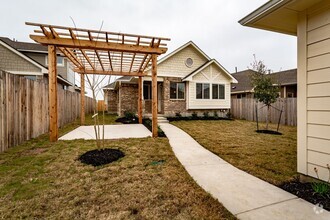 Building Photo - 17905 Lungo St