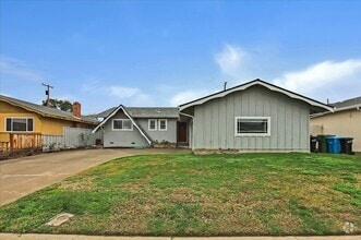 Building Photo - 3572 Geneva Dr