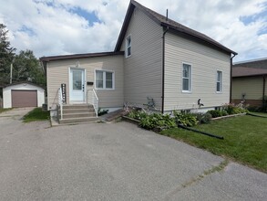 Building Photo - 151 Singleton Dr