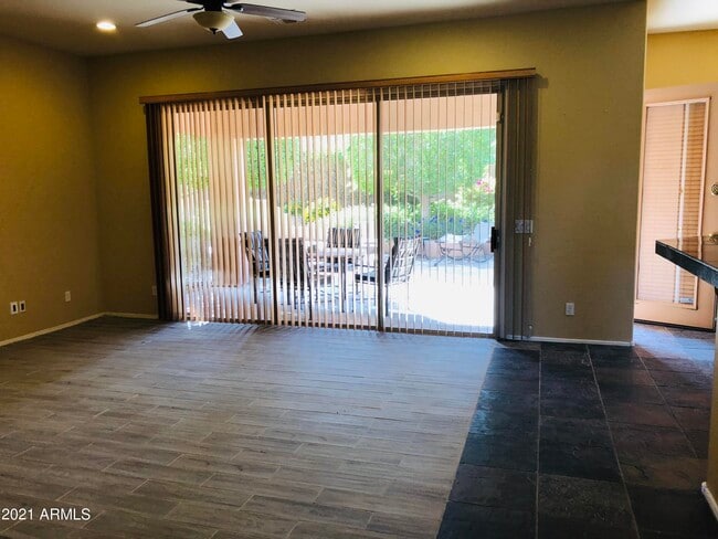Building Photo - 10453 E Pine Valley Dr