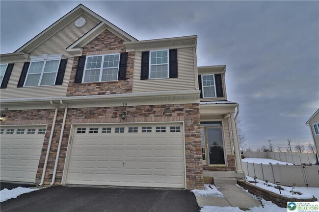 Foto del edificio - 311 McNair Dr