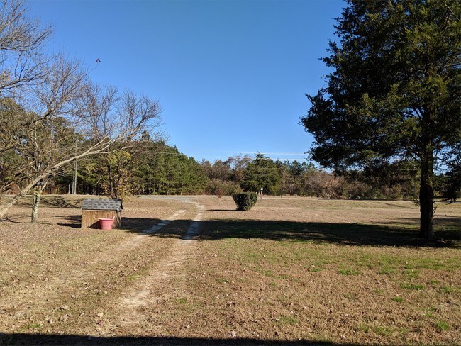 Building Photo - 16052 Benns Church Blvd