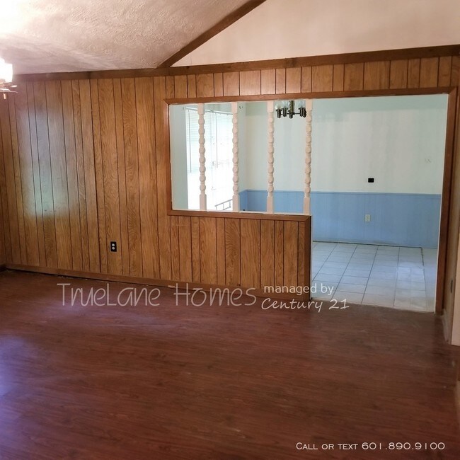 Foto del edificio - 2136 Thousand Oaks Dr