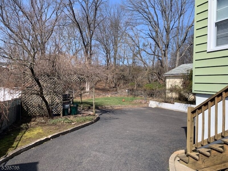 36 Derwent Ave, Verona, NJ 07044 Room for Rent in Verona, NJ