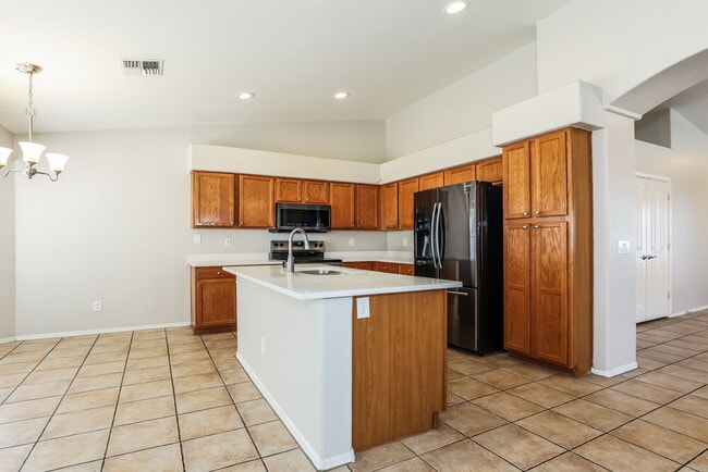 Building Photo - 6115 W Park View Ln
