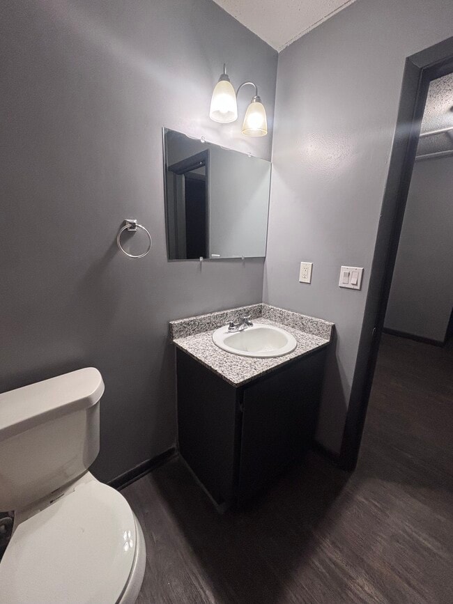 Foto del edificio - Crossplex Triplex