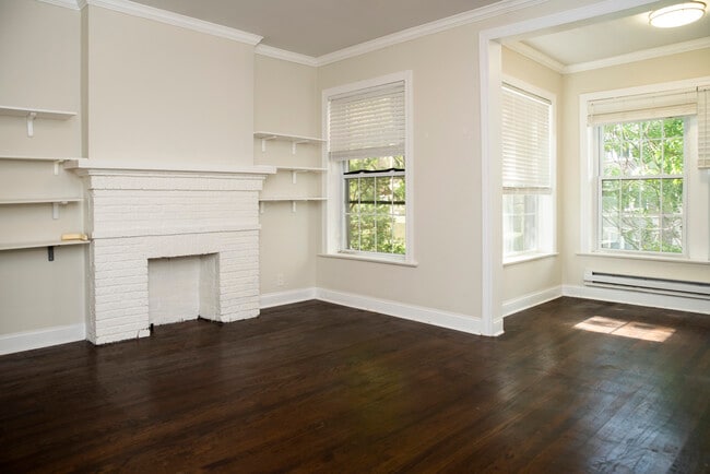 Building Photo - 312 Lee St