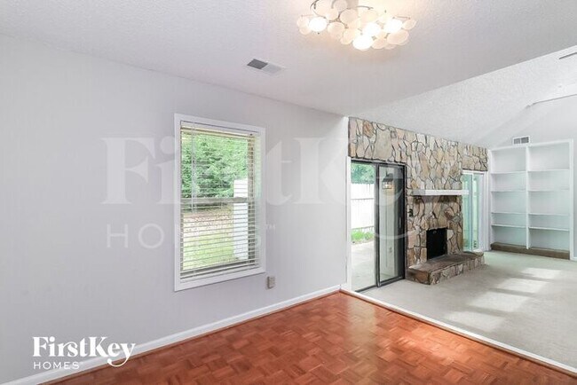 Building Photo - 4925 Olaughlin Ct SW