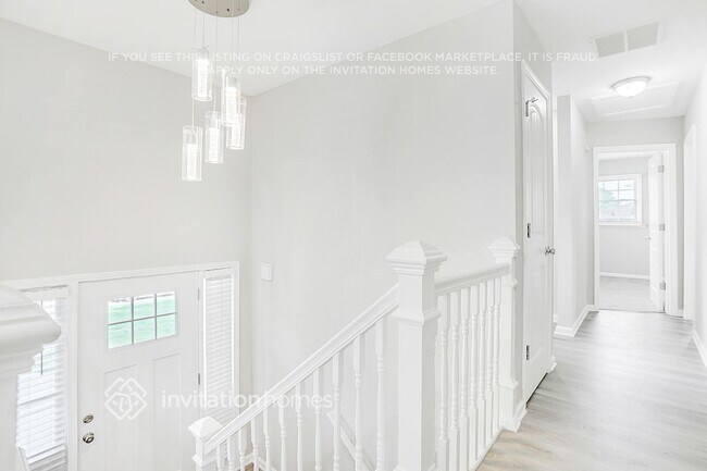 Building Photo - 2675 Jamestown Way