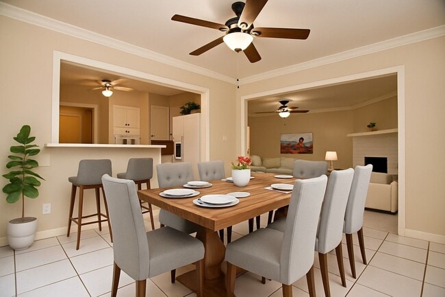 Foto del edificio - 5814 Fairdale Ln