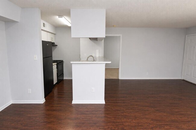Foto del edificio - 8718 Mallard Reserve Dr