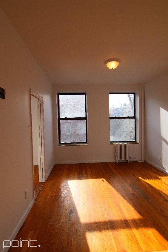Foto principal - 91 E 3rd St