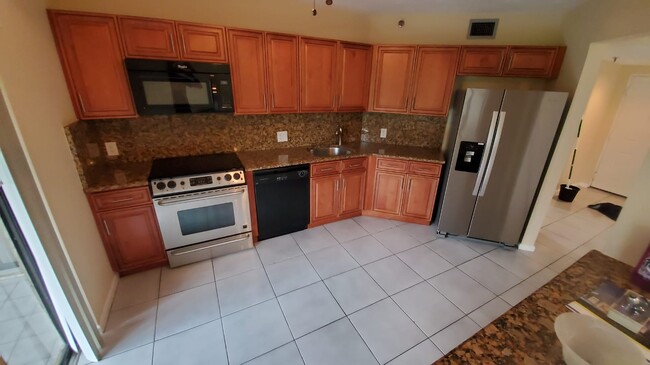Kitchen - 7519 La Paz Blvd