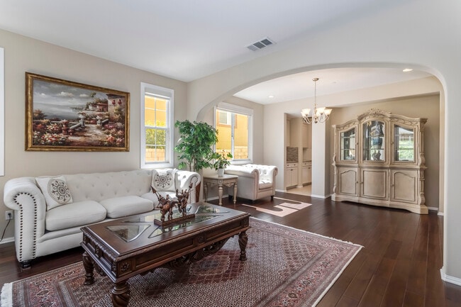 Building Photo - 28629 Farrier Dr