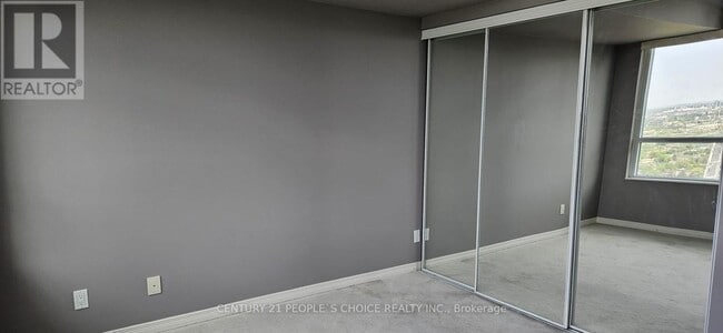 Photo du bâtiment - 2230 Lake Shore Blvd W