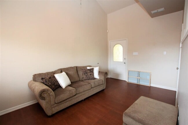 Building Photo - 510 Shiloh Dr