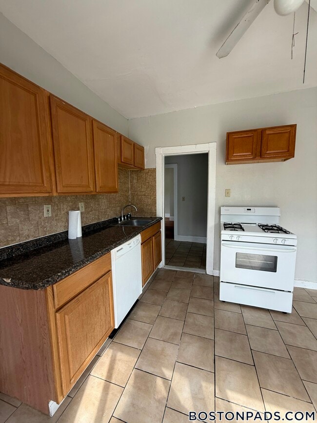 Foto del edificio - 32 Newcastle Rd