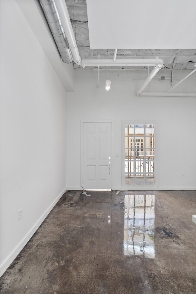 Building Photo - 3401 Louisiana St