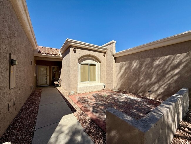 Foto del edificio - Spectacular furnished 2 bedroom townhouse ...