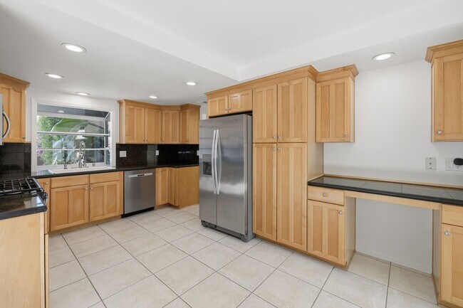 Foto del edificio - Beautifully Updated Home in Lake Lindero