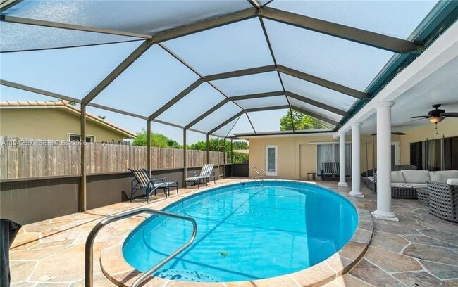 Building Photo - 601 N 44th Ave