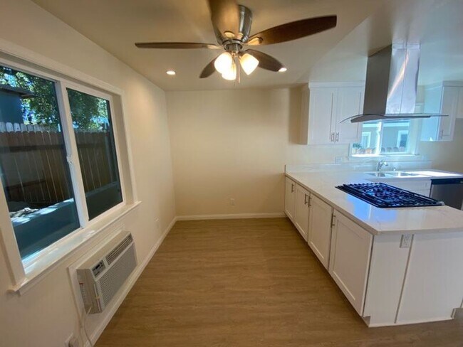 Building Photo - 10038 Tujunga Canyon Blvd