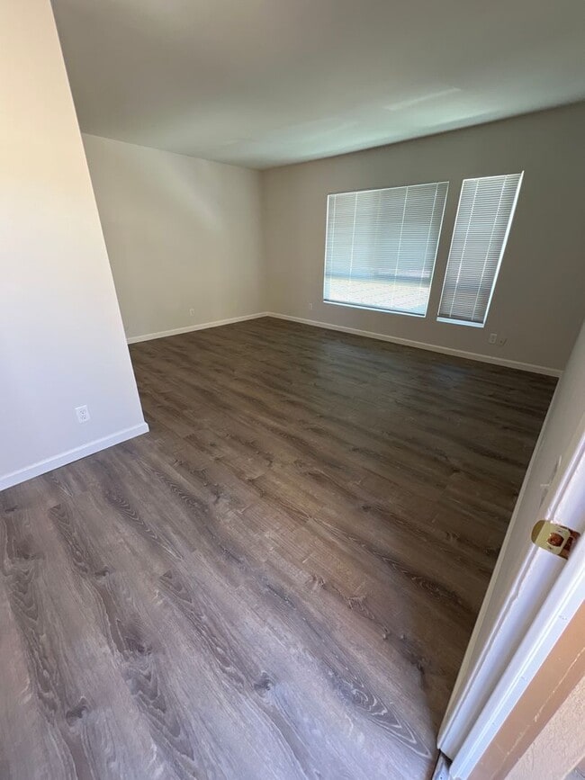 Interior Photo - Riverside Gardens