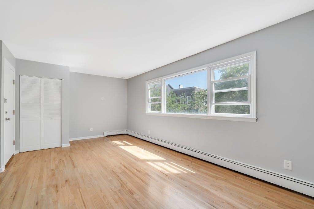 Primary Photo - 6810B Palisade Ave