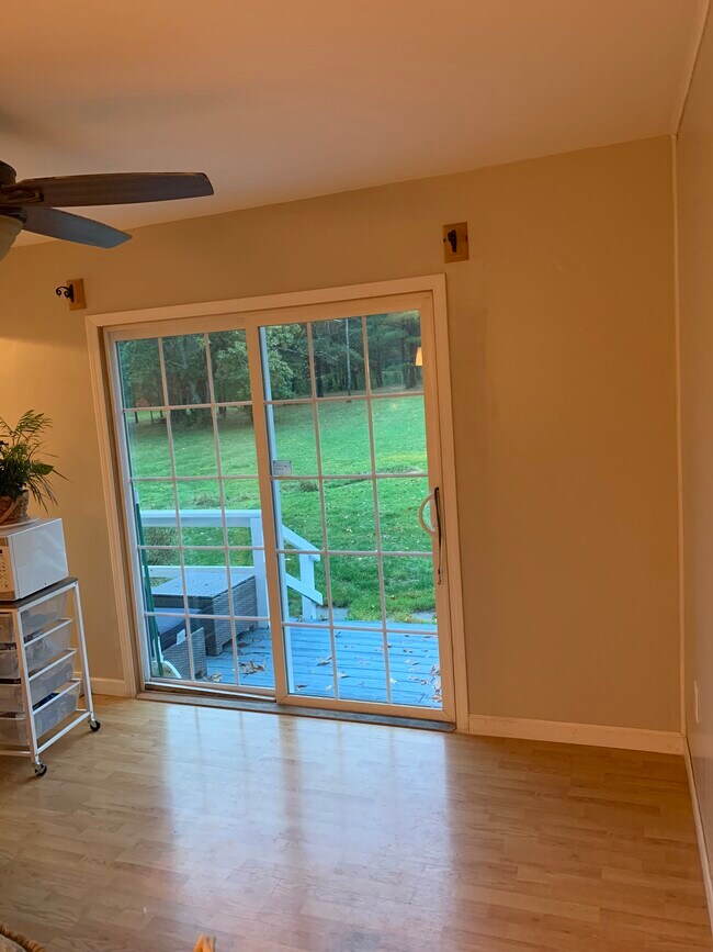 Foto del edificio - 467 Troy Rd