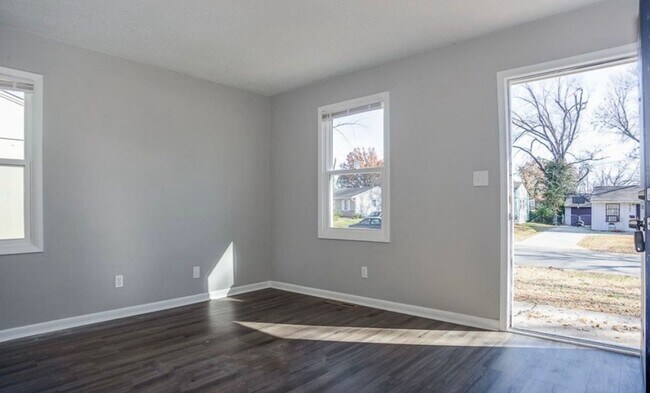 Foto del edificio - COMING SOON! 3 Bed 1 Bath Home! $1225.00!