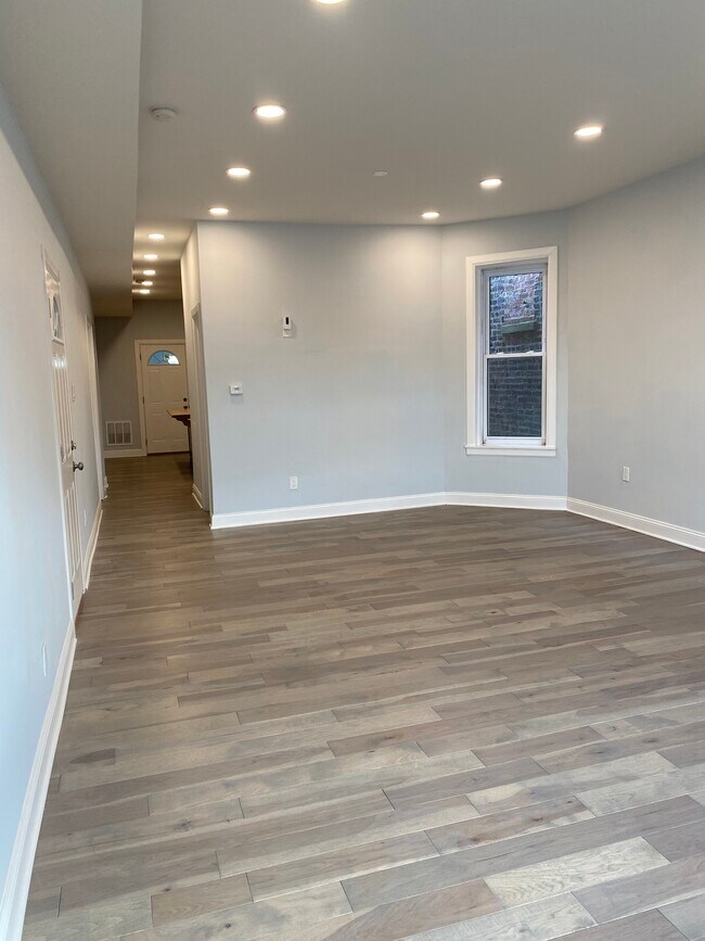 Living Room - 2639 N Kedzie Ave