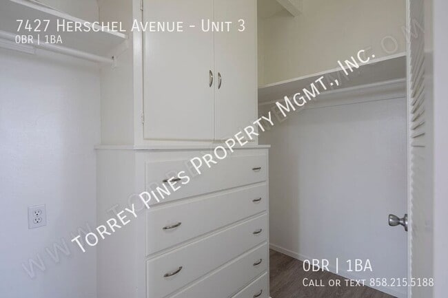 Foto del edificio - 7427 Herschel Ave