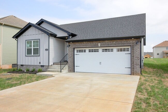 Foto del edificio - Stunning Like-New Home with Open Floor Pla...