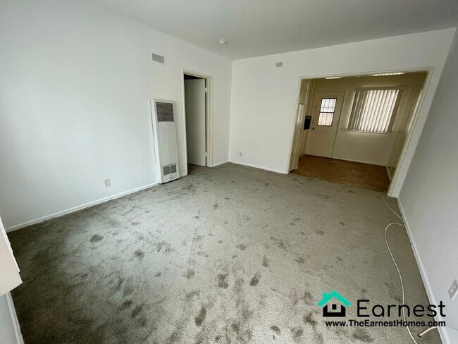 Foto del edificio - 1+1 Cozy Triplex in Prime West LA Location