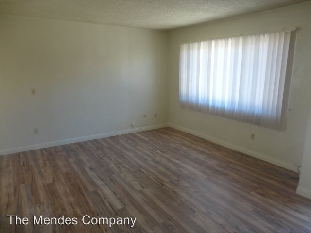 Building Photo - 425 Toyne St