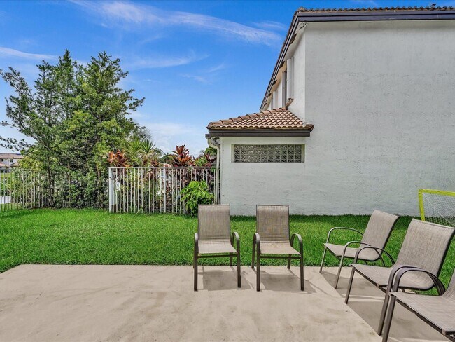Foto del edificio - 7145 Crescent Creek Pl