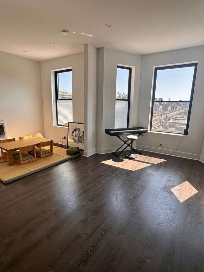 Foto del edificio - 948 W Addison St