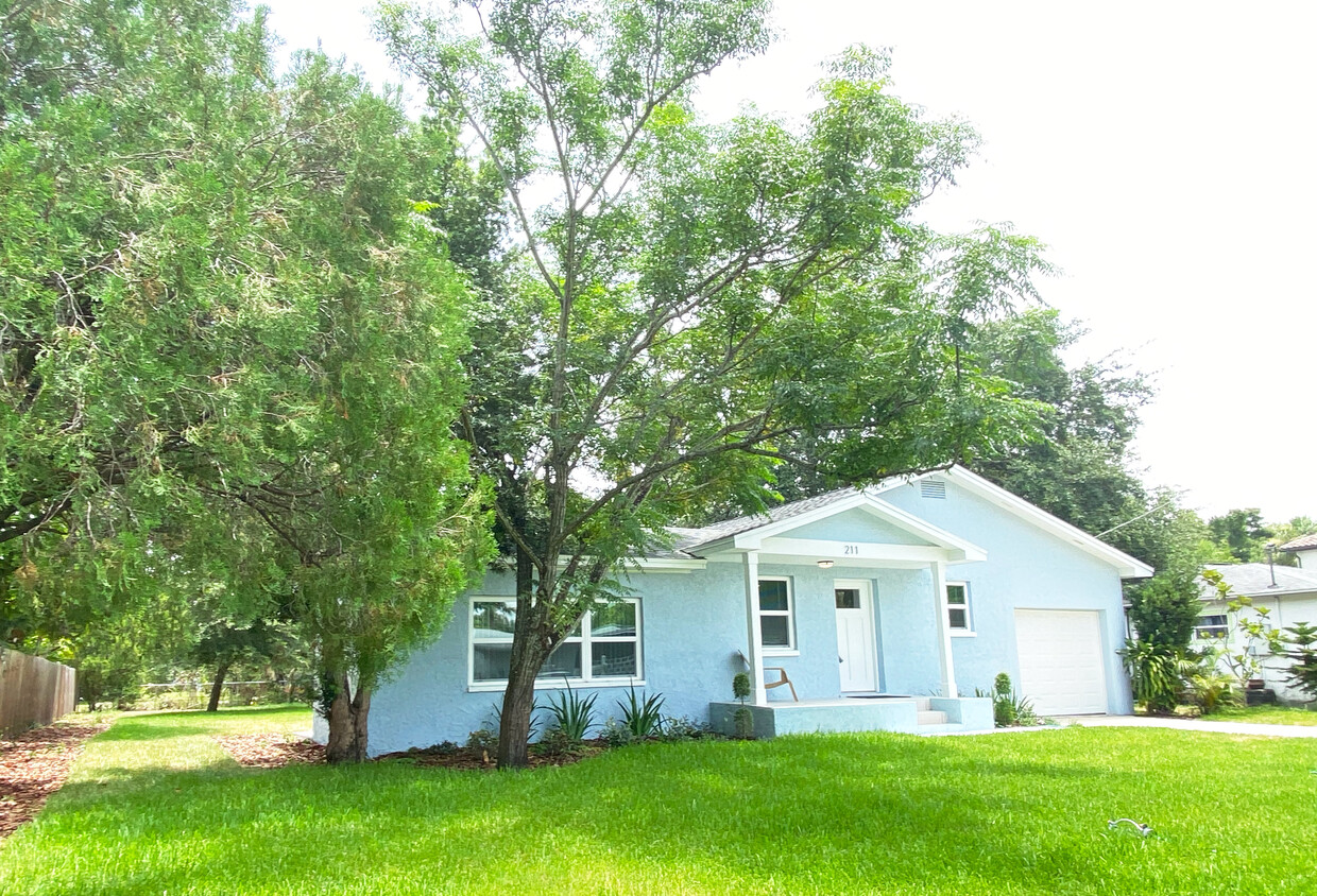 Primary Photo - 211 N Bradford Ave