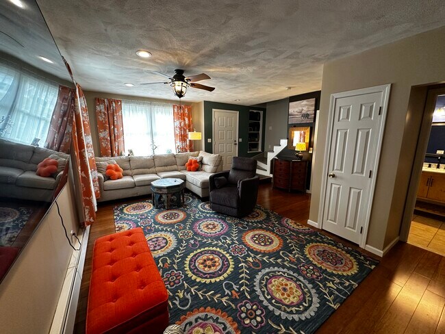 Sala de estar - 143 Oak Park Dr